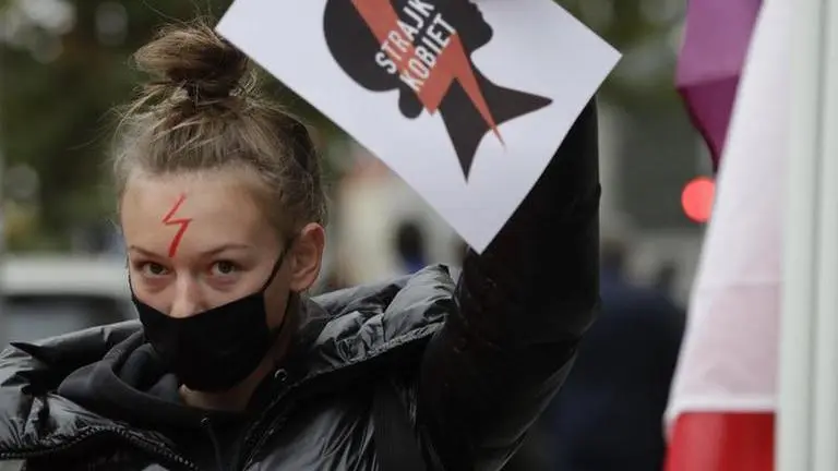 Solidarity protest in Lisbon over Poland abortion law Solidarity protest in Lisbon over Poland abortion law