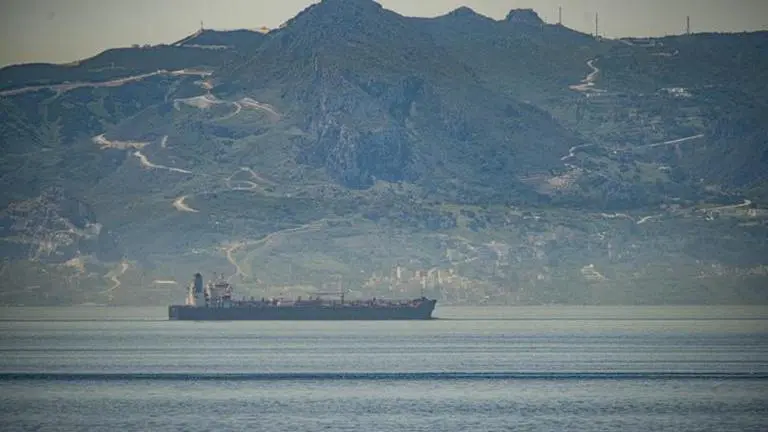 Iran warns US not to interfere with Venezuela oil shipment Iran warns US not to interfere with Venezuela oil shipment