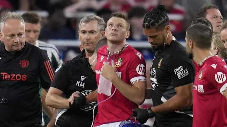 Wrexham management furious at Man United goalie after Paul Mullin suffers punctured lung Wrexham vs Manchester United