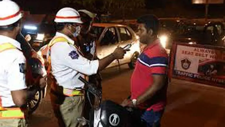 Hyderabad Traffic Police crack down on drunk driving, 586 cases booked in a day Hyderabad
