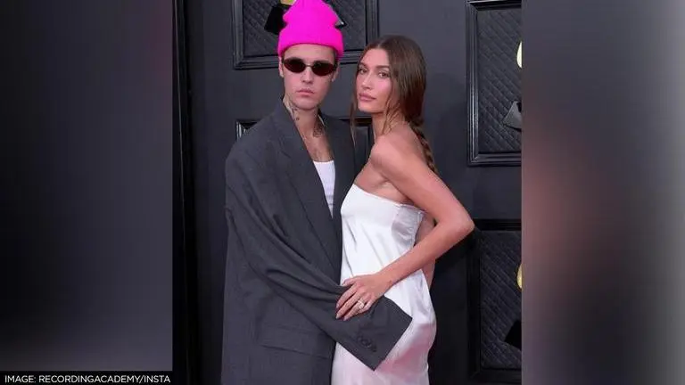 Grammys 2022: Justin Bieber & Hailey Bieber pack on PDA during red carpet appearance Grammys 2022