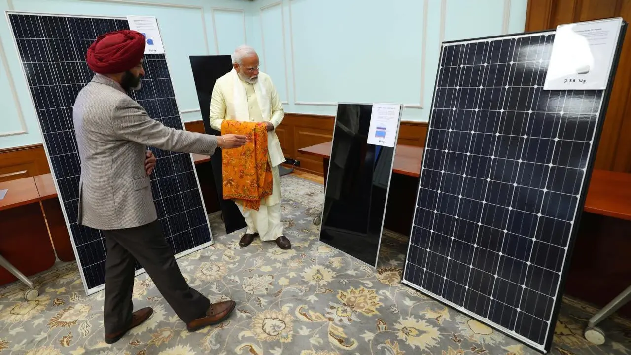 PM Modi, solar plants