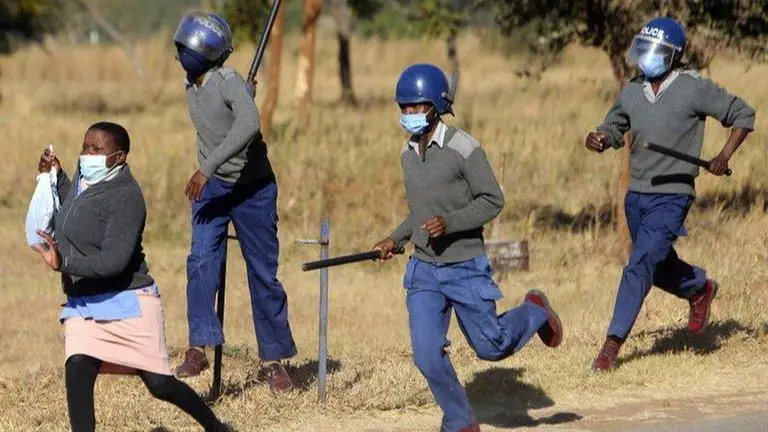 Zimbabwe nurses protest; South Africa reopens some classes