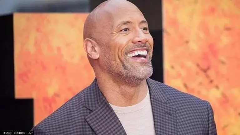 Dwayne Johnson stops by tourist bus to surprise fans, leaves admirers speechless | Watch Dwayne Johnson