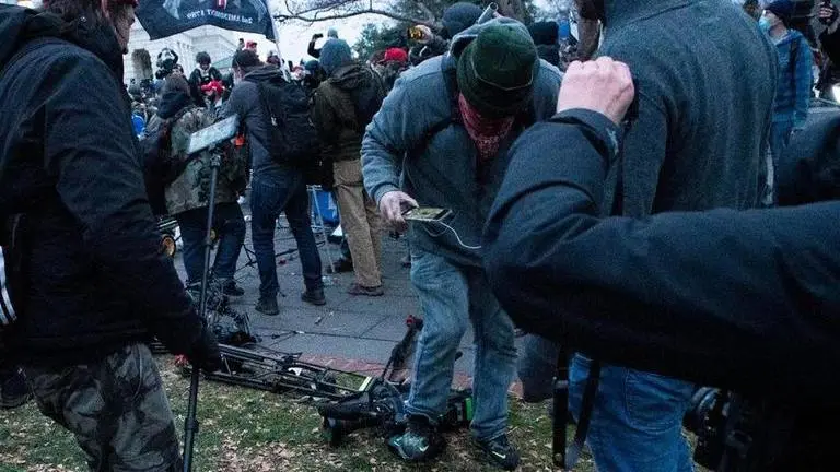 Lawmakers vow to investigate police after Capitol breach