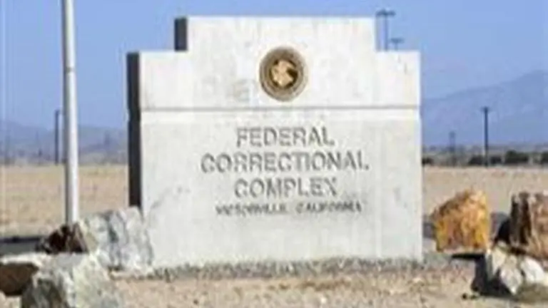 Over 800 inmates and 25 staff test positive at a single US prison