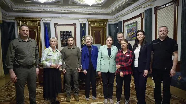 Zelenskyy meets Greta Thunberg, other leaders to discuss war's impact on ecology Zelenskyy