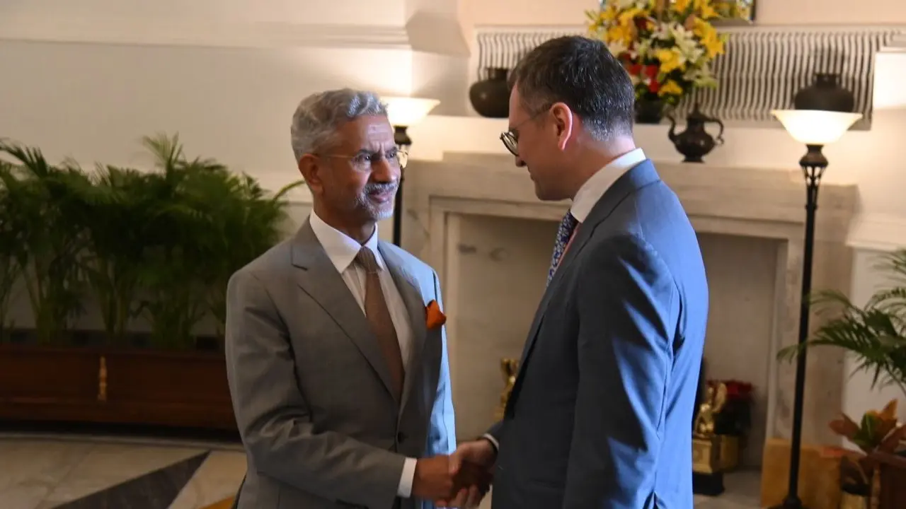 Indian EAM Jaishankar meeting his counterpart from Ukraine, Dmytro Kuleba.
