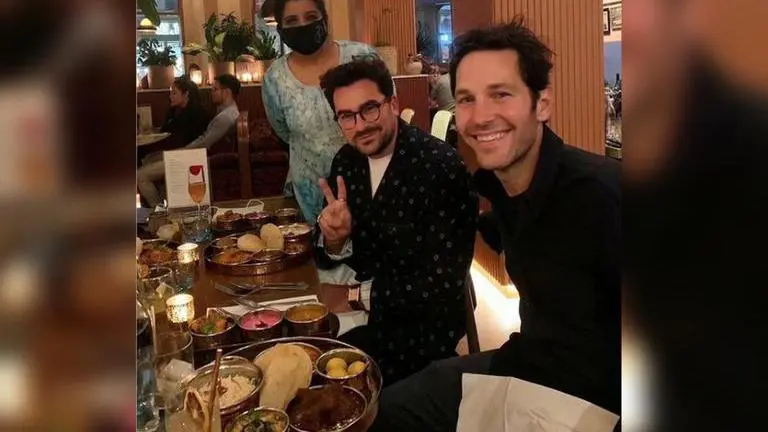 Paul Rudd & Dan Levy enjoy Indian cuisine at a restaurant in London; pic goes viral paul rudd