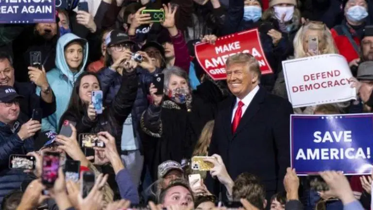 Trump tries to revive stalled election-eve drug discounts