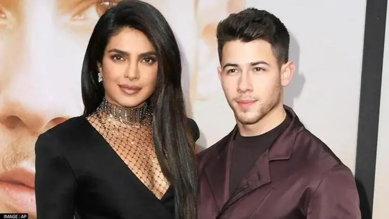 Priyanka Chopra & Nick Jonas' luxurious LA home decked by picturesque art; see pic Priyanka Chopra