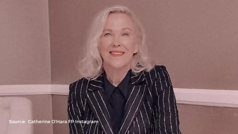 Schitt's Creek's Catherine O'Hara celebrates Best Actress win with glass of martini Schitt's creek