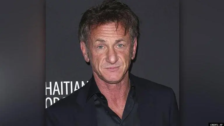 Sean Penn refuses to return to 'Gaslit' set until all crew gets vaccinated for COVID-19 Sean Penn