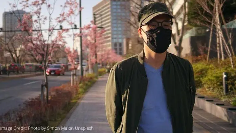 How to wear a face mask to avoid foggy glasses? Here is everything you need to know how to wear a face mask