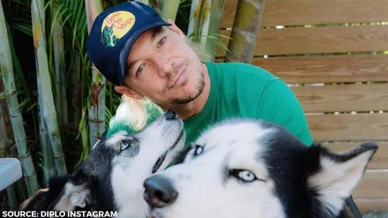 Headliner DJ Diplo plays "Heartless" in pre-Super Bowl party amid racial slur controversy DJ Diplo