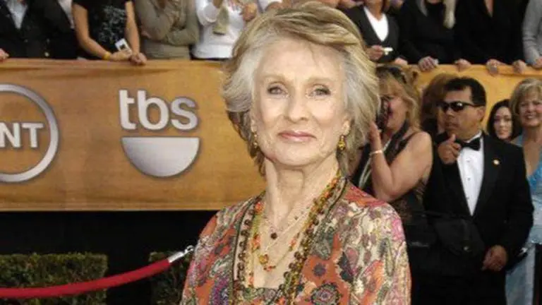 Hollywood pays tribute to Oscar-winning actor Cloris Leachman, calls her 'a legend' cloris leachman's death