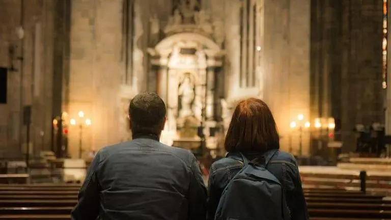 Kenya church breaks social distancing norms, takes services to people amid outbreak Kenya church breaks social distancing norms, takes services to people amid outbreak