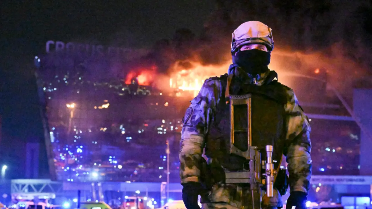 The attack followed a statement by the US Embassy in Moscow that urged Americans to avoid crowded places in the Russian capital in view of an imminent attack.