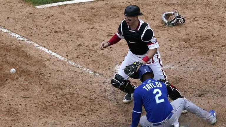Taylor helps Royals top White Sox 4-3 in 10 innings Taylor helps Royals top White Sox 4-3 in 10 innings