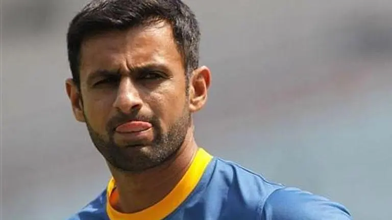 Bangladesh vs Pakistan: Fans slam Shoaib Malik after getting out in the 'laziest manner' Bangladesh vs Pakistan: Shoaib Malik