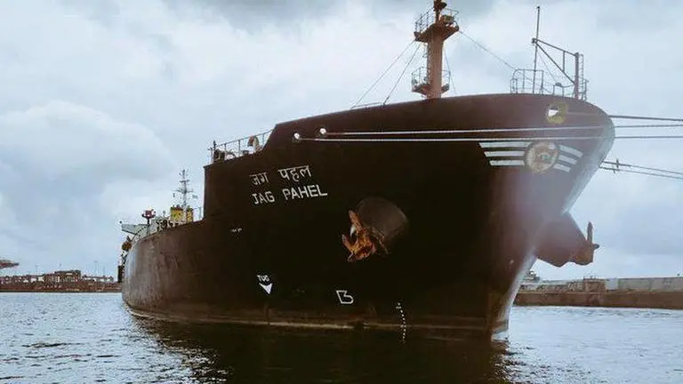Sri Lanka receives 40,000 MT diesel consignment from India; set to import 50,000 MT rice Sri Lanka