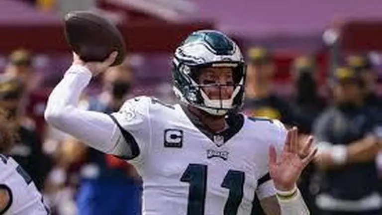 Wentz sacked 8 times, Eagles lose 27-17 after leading 17-0