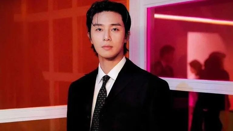 Parasite actor Park Seo Joon breaks silence on headband controversy: In truth I sweat... Parasite