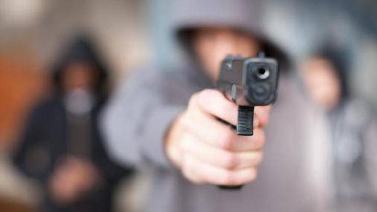 Armed gang robs gold worth Rs 5 cr from bank in Madhya Pradesh