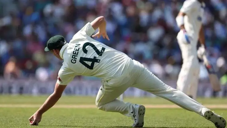 Chants of 'cheat cheat cheat' after Cameron Green's contentious catch to dismiss Shubman Gill Cameron Green
