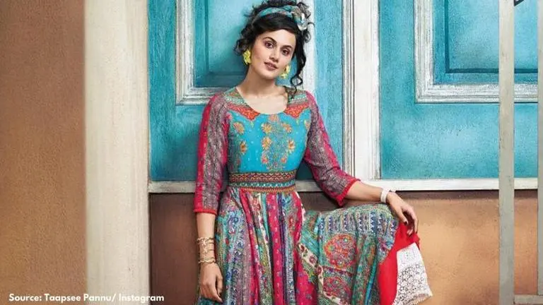 Taapsee Pannu's hairbands look like a crown on her curls; see pics Taapsee Pannu