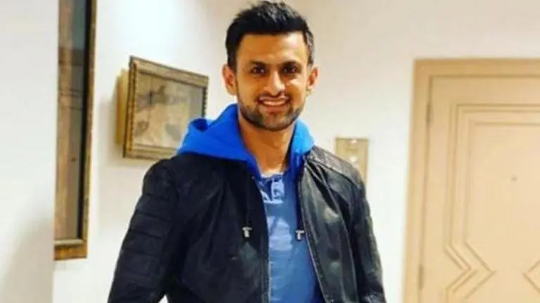 Shoaib Malik net worth, Pakistan cricket and PSL salary, house and personal life Shoaib Malik