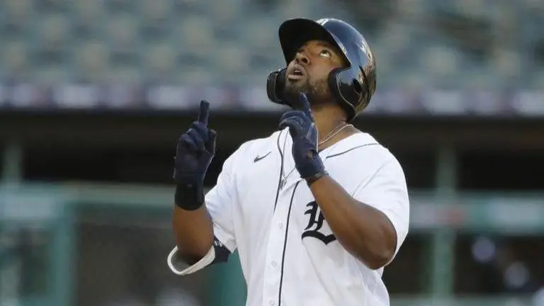 Tigers' bullpen sharp in 4-3 win over Royals