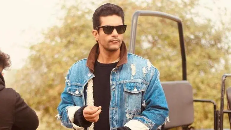 Angad Bedi holds 'Mann Ki Baat' session, asks answers from netizens Angad Bedi