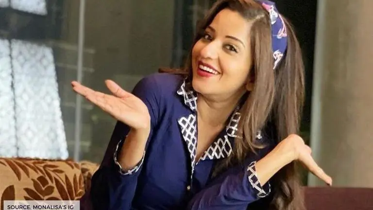 Monalisa turns into a gorgeous Santa in a throwback Christmas photo; Check out monalisa