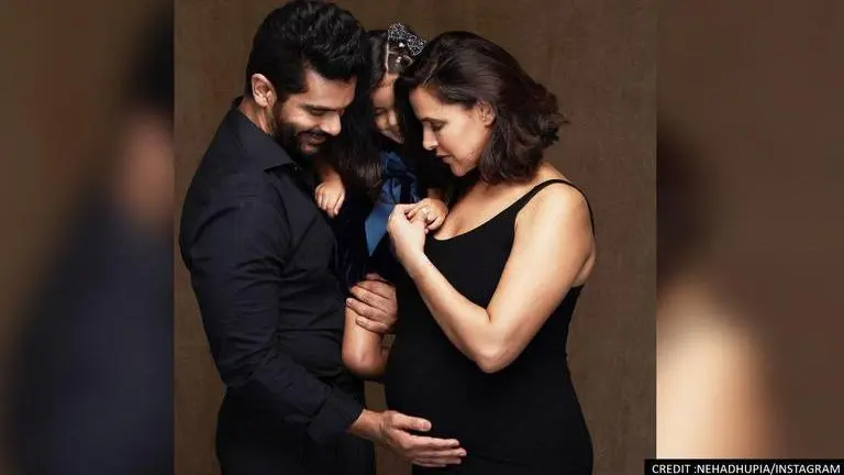 Neha Dhupia on fighting COVID-19 during second pregnancy: 'Had to sleep on the ground' Neha Dhupia, Angad Bedi, Neha Dhupia pregnant