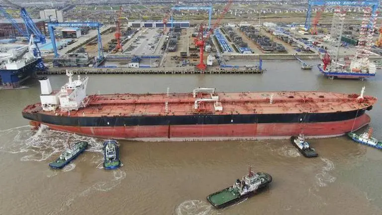 China buys crude as prices collapse, adding to stockpiles