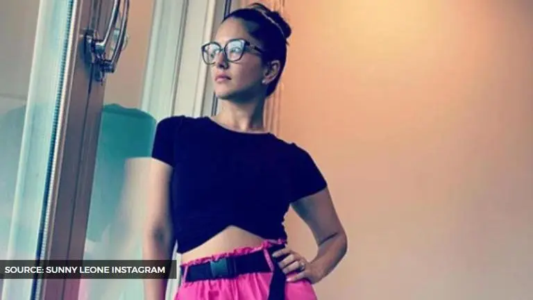 Sunny Leone wishes her fans "good morning" with adorable dance video on Instagram Sunny Leone