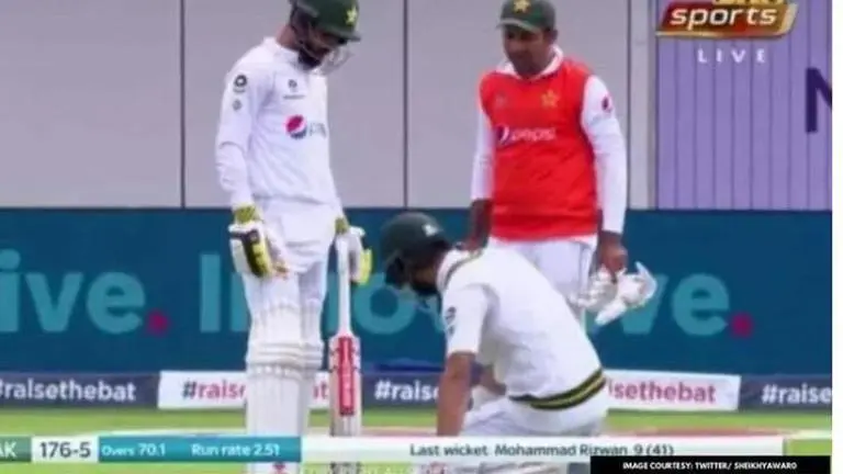 'Docile and weak man': Shoaib Akhtar criticises Sarfaraz for carrying shoes in first Test Wasim Akram