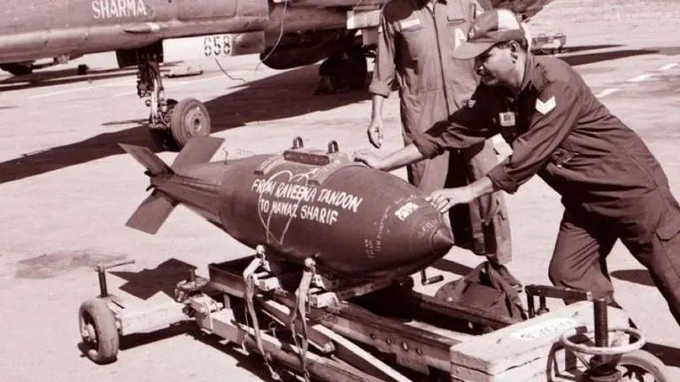 Kargil Vijay Diwas: Story of a bomb named 'With Love from Raveena Tandon to Nawaz Sharif' kargil vijay diwas