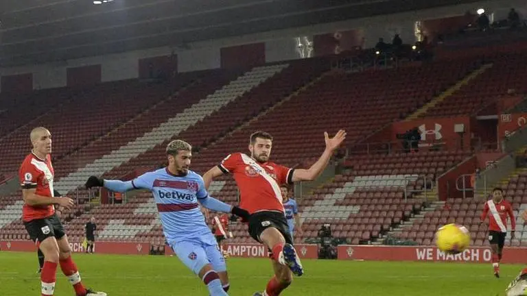 Southampton held 0-0 by West Ham in Premier League