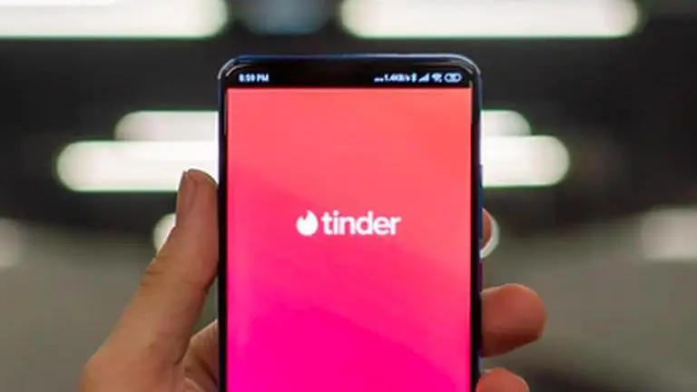 COVID-19 patient's friend finds plasma donor on Tinder, internet says 'It's a match!' COVID-19
