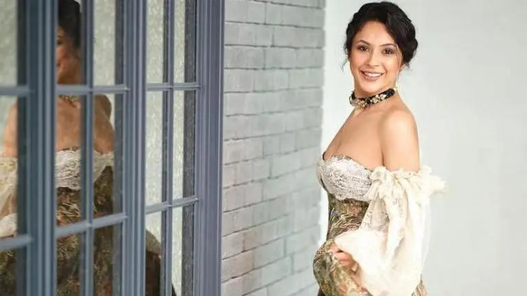 Shehnaaz Gill indulges in fun banter with paparazzi; wishes them 'Happy Independence Day' Shehnaaz Gill