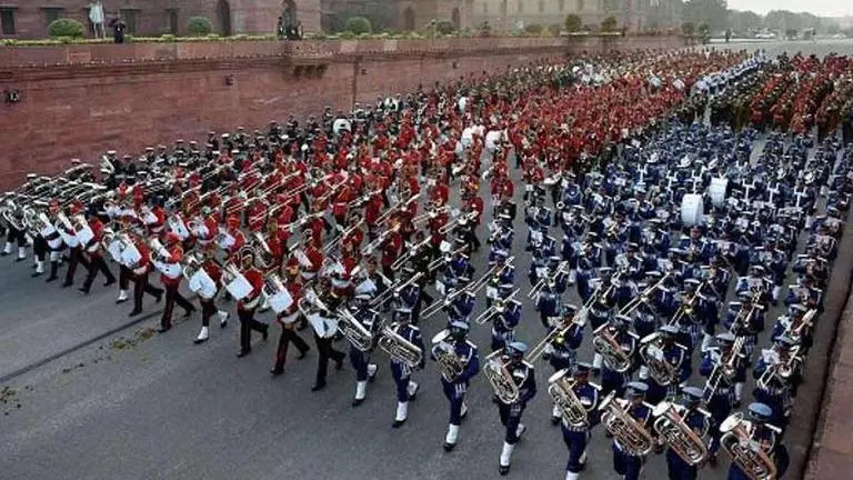 Army band performs special tunes for Covid warriors