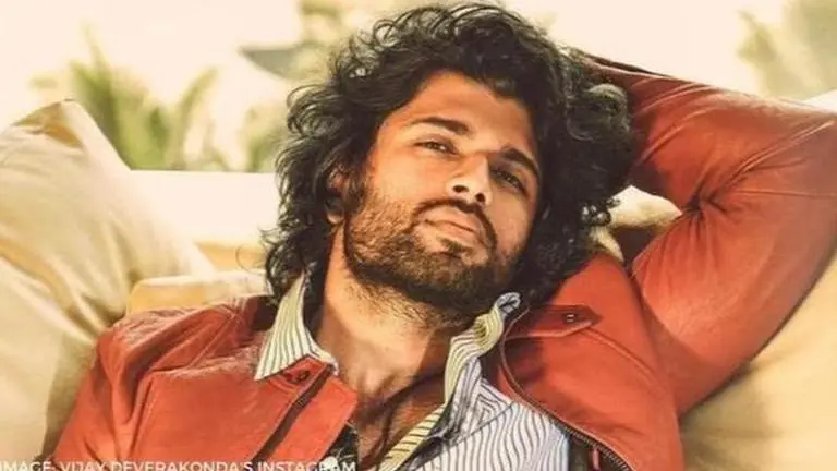 Vijay Deverakonda resumes 'Liger' shoot, says its all 'Blood, sweat & Violence'; see pic Vijay Deverakonda