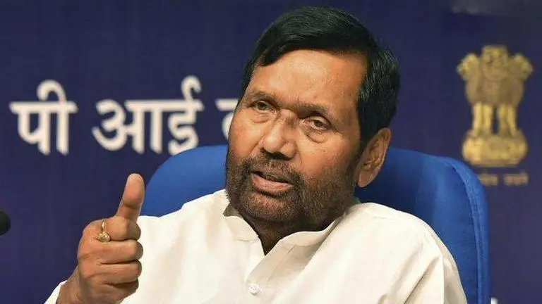 Enough foodgrains stock in warehouses across India for free supply to 8 cr migrants: Centre