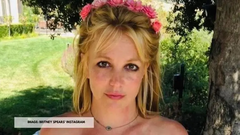 Britney Spears shares rare pictures wearing neon bodysuit, says, 'never done it before' Britney Spears