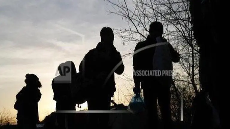 Border tension as migrants try to enter Greece from Turkey Border tension as migrants try to enter Greece from Turkey