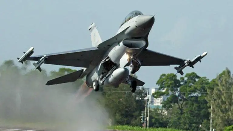 Taiwan says F-16 fighter jet goes missing during training Taiwan says F-16 fighter jet goes missing during training