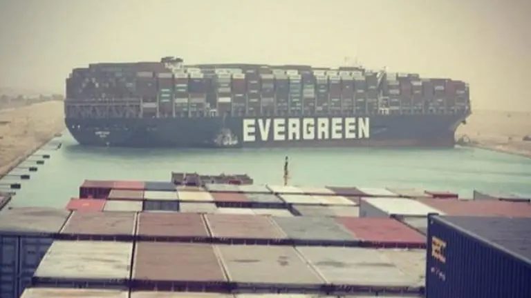 Suez Canal chaos: Best shot at freeing container ship may not come until March 29 Suez Canal
