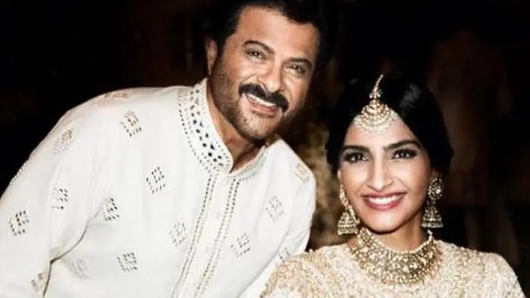 Sonam Kapoor wishes Anil kapoor on bday